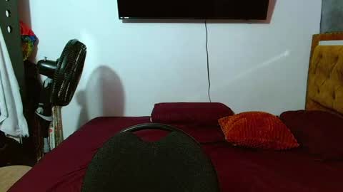 Snapshot of velk_hot1 chatting on June 2026 12:52:02 PM velk_hot1 online show from June 2026 12:52:02 PM