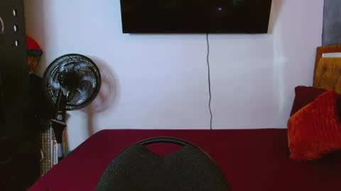 Snapshot of velk_hot1 chatting on June 2026 12:28:02 PM velk_hot1 online show from June 2026 12:28:02 PM