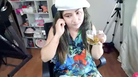 Snapshot of vellarossa chatting on February 2026 10:16:02 PM Im VelaI will be Christmas and New Year with my family December 22 to January 13 I will miss you guys. online show from February 2026 10:16:02 PM