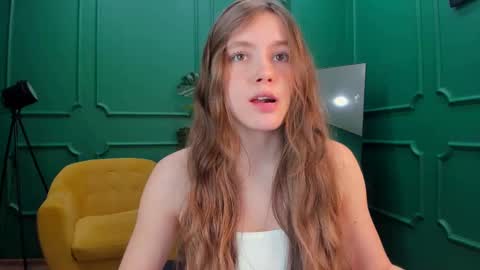 velvet_cherry online show from February 2025 06:38:01 PM