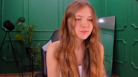 velvet_cherry online show from February 2025 06:48:02 PM