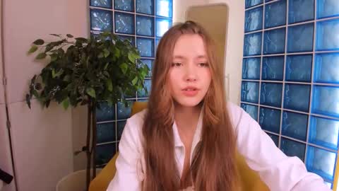 velvet_cherry online show from October 2025 03:33:02 PM