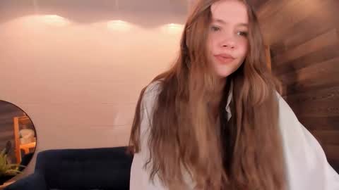 velvet_cherry online show from November 2025 03:12:02 PM