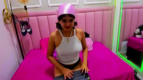 Snapshot of velvet_giirll chatting on June 2026 05:38:02 AM velvet_giirll online show from June 2026 05:38:02 AM