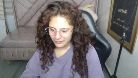 velvet_moon_v online show from November 2025 01:22:02 PM