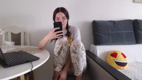 velvetmoon123 online show from March 2026 06:19:02 AM