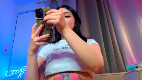 Snapshot of velvetvibes_ chatting on June 2026 02:35:02 AM velvetvibes_ online show from June 2026 02:35:02 AM