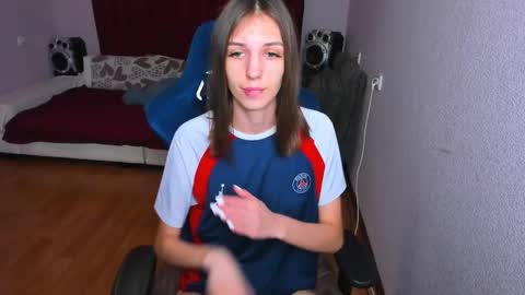 veneradi615 online show from March 2025 05:39:02 PM