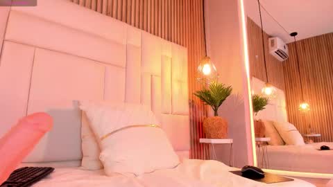 venez sofia  online show from November 2025 11:36:02 PM