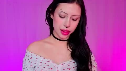 Snapshot of venomeowww_ chatting on November 2025 04:12:02 AM Vivian online show from November 2025 04:12:02 AM