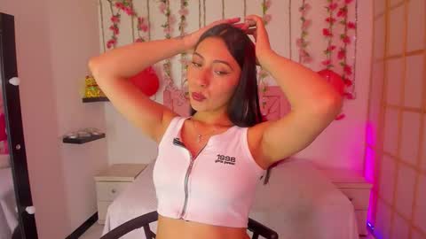 Snapshot of venus_latin_01 chatting on November 2025 07:57:01 PM Mary online show from November 2025 07:57:01 PM