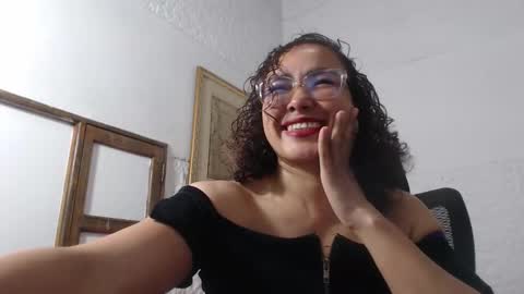 venus_lov online show from November 2025 11:23:02 AM