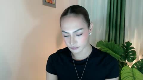 Venus Sunrise Bombshell online show from December 2025 02:07:02 AM