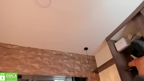 Snapshot of venus_velez chatting on November 2025 12:04:01 PM Venus online show from November 2025 12:04:01 PM