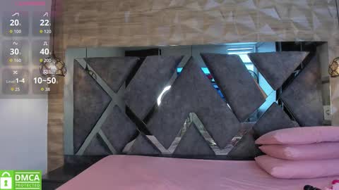 Snapshot of venus_velez chatting on November 2025 12:05:01 PM Venus online show from November 2025 12:05:01 PM