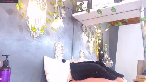 Venus online show from December 2024 07:45:01 PM