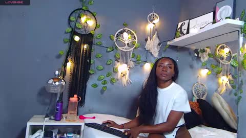 Venus online show from February 2025 10:03:02 PM