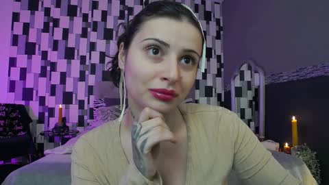 venusinylons online show from December 2025 01:07:01 PM