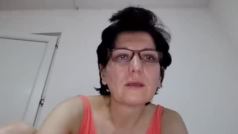 Snapshot of vera_elle chatting on October 2025 04:51:02 PM Vera online show from October 2025 04:51:02 PM