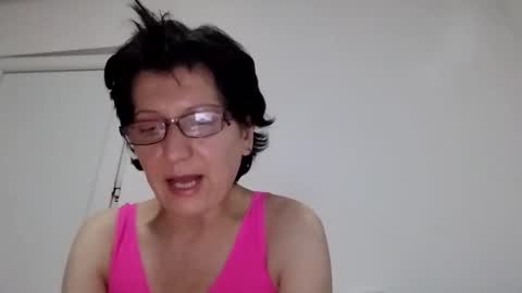 Snapshot of vera_elle chatting on October 2025 06:52:01 PM Vera online show from October 2025 06:52:01 PM