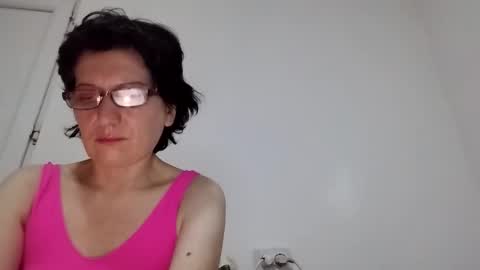 Snapshot of vera_elle chatting on November 2025 08:19:01 PM Vera online show from November 2025 08:19:01 PM