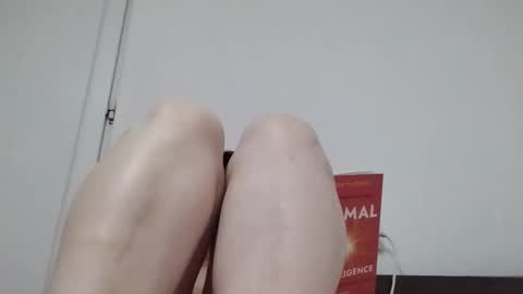 Snapshot of vera_elle chatting on November 2025 04:42:02 PM Vera online show from November 2025 04:42:02 PM