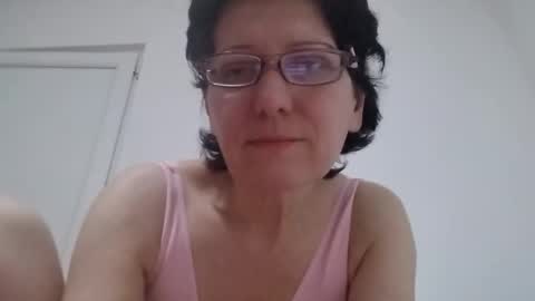 Snapshot of vera_elle chatting on November 2025 05:28:02 PM Vera online show from November 2025 05:28:02 PM