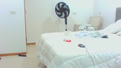 Snapshot of vergagolosa22 chatting on September 2025 12:23:02 AM vergagolosa22 online show from September 2025 12:23:02 AM