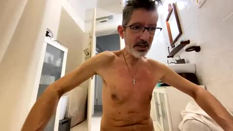 Snapshot of verifly chatting on February 2025 09:43:02 AM Victor online show from February 2025 09:43:02 AM