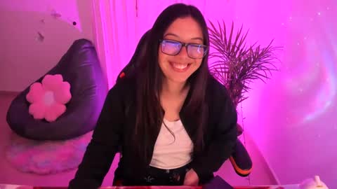 Verolake online show from February 2025 01:33:01 PM