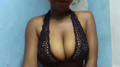 Snapshot of verolla31 chatting on February 2025 02:25:01 AM verolla31 online show from February 2025 02:25:01 AM