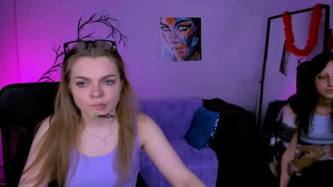 Ronni online show from November 2025 08:36:02 PM