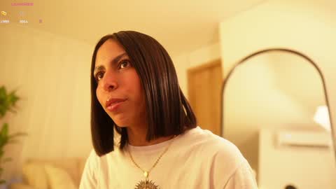 Snapshot of veronica_mendez1 chatting on January 2025 11:25:01 AM Veronica online show from January 2025 11:25:01 AM