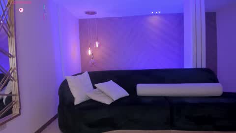 Snapshot of veronicablue1 chatting on February 2026 10:19:02 AM Vero online show from February 2026 10:19:02 AM