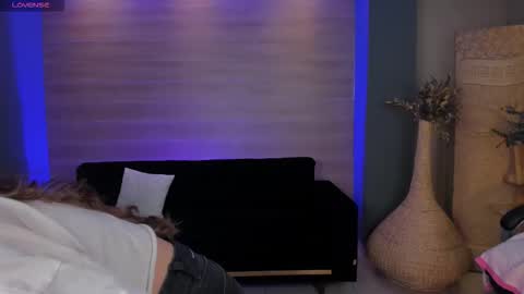 Snapshot of veronicablue1 chatting on February 2026 10:25:01 AM Vero online show from February 2026 10:25:01 AM