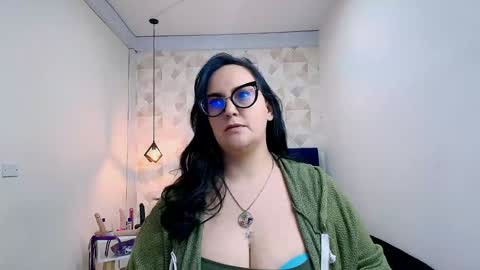 Snapshot of veroniicabbw chatting on February 2025 03:27:02 PM veroniicabbw online show from February 2025 03:27:02 PM