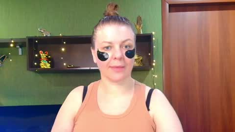 Snapshot of veronikawgold chatting on May 2026 08:47:02 PM VeronikawGold online show from May 2026 08:47:02 PM