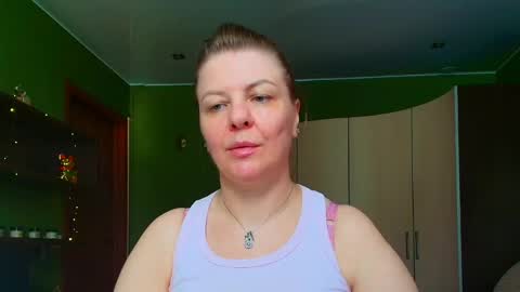 Snapshot of veronikawgold chatting on May 2026 06:09:02 AM VeronikawGold online show from May 2026 06:09:02 AM