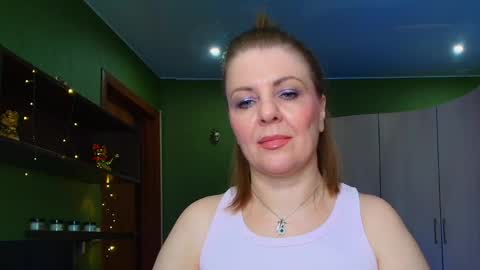 Snapshot of veronikawgold chatting on June 2026 03:09:02 AM VeronikawGold online show from June 2026 03:09:02 AM