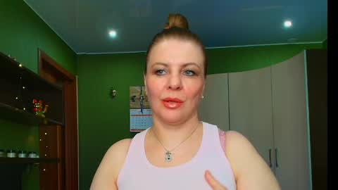 Snapshot of veronikawgold chatting on June 2026 07:24:01 AM VeronikawGold online show from June 2026 07:24:01 AM