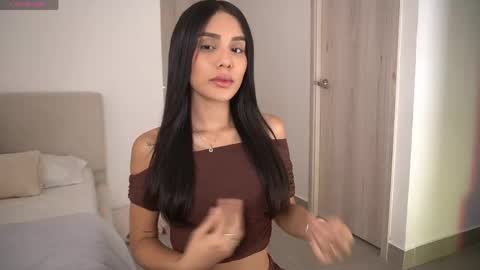  V A L  help me reach 100likes online show from April 2026 09:45:02 PM