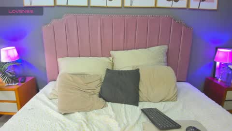 Snapshot of veronnica_fox chatting on January 2025 07:40:01 PM Veronica online show from January 2025 07:40:01 PM