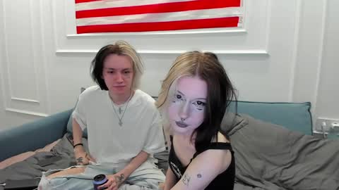 Snapshot of veryraretwins chatting on June 2026 07:43:01 AM veryraretwins online show from June 2026 07:43:01 AM