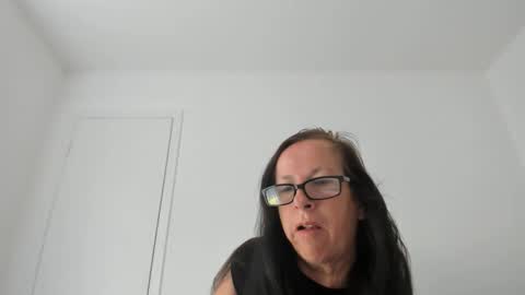 Snapshot of verysassypeachgoddess chatting on May 2026 01:17:02 PM verysassypeachgoddess online show from May 2026 01:17:02 PM