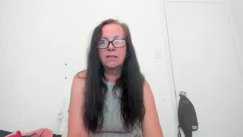 Snapshot of verysassypeachgoddess chatting on May 2026 01:51:01 PM verysassypeachgoddess online show from May 2026 01:51:01 PM