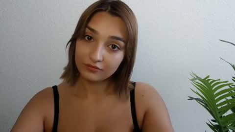 Snapshot of veryveryshygirl chatting on June 2026 10:53:02 AM Ana online show from June 2026 10:53:02 AM