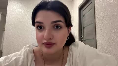 Snapshot of vestaigwe chatting on July 2026 04:25:02 PM Izzabel online show from July 2026 04:25:02 PM