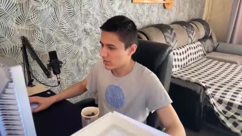 Snapshot of vialeras chatting on February 2025 06:49:02 AM vialeras online show from February 2025 06:49:02 AM