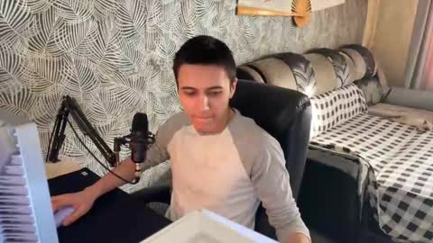 Snapshot of vialeras chatting on February 2025 09:55:02 AM vialeras online show from February 2025 09:55:02 AM