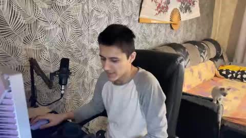 Snapshot of vialeras chatting on February 2025 07:34:01 AM vialeras online show from February 2025 07:34:01 AM